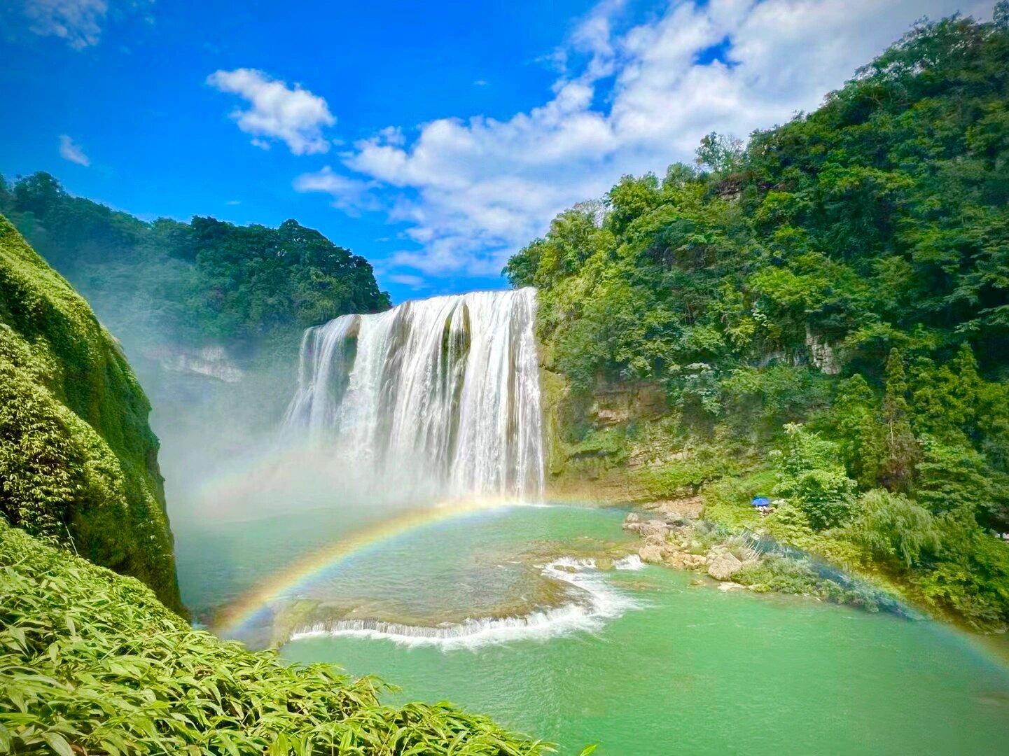 贵州落入梵间7日游（西江千户苗寨CW旅拍+非遗蜡染活动体验+黄果树大瀑布+荔波大小七孔+西江千户苗寨+镇远古镇+梵净山）