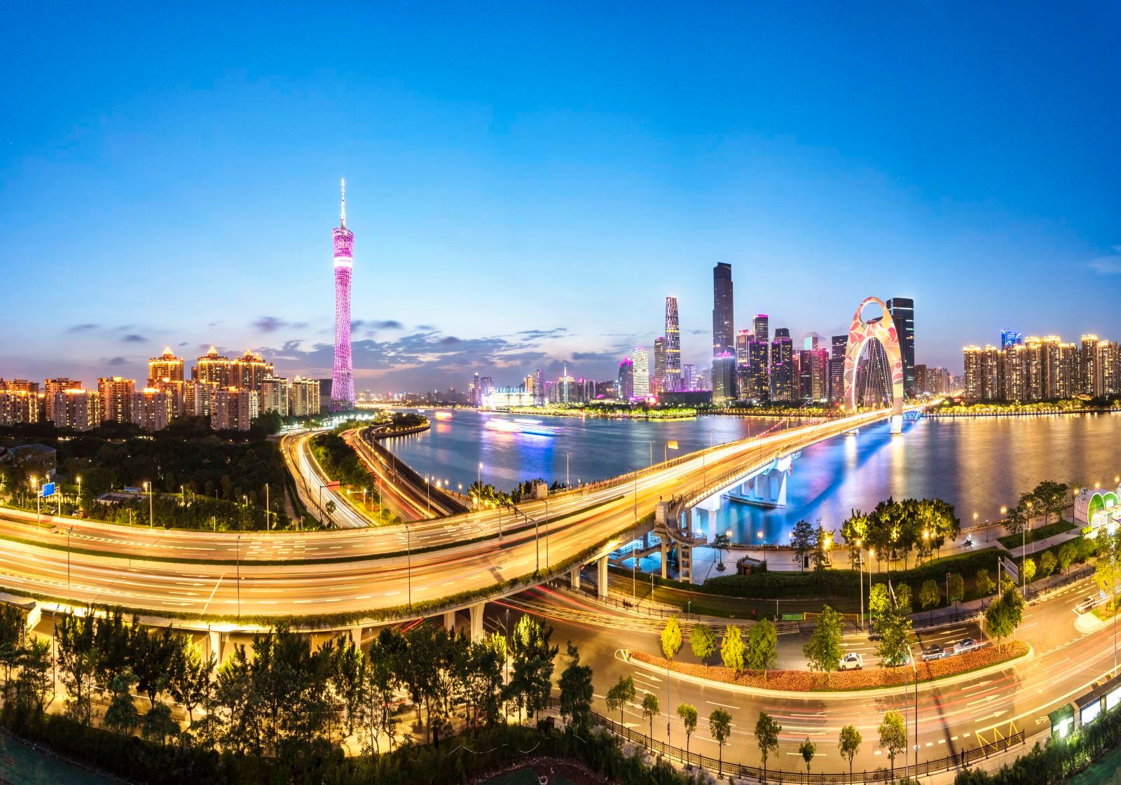 包车游览 广州动物园&珠江新城一日游