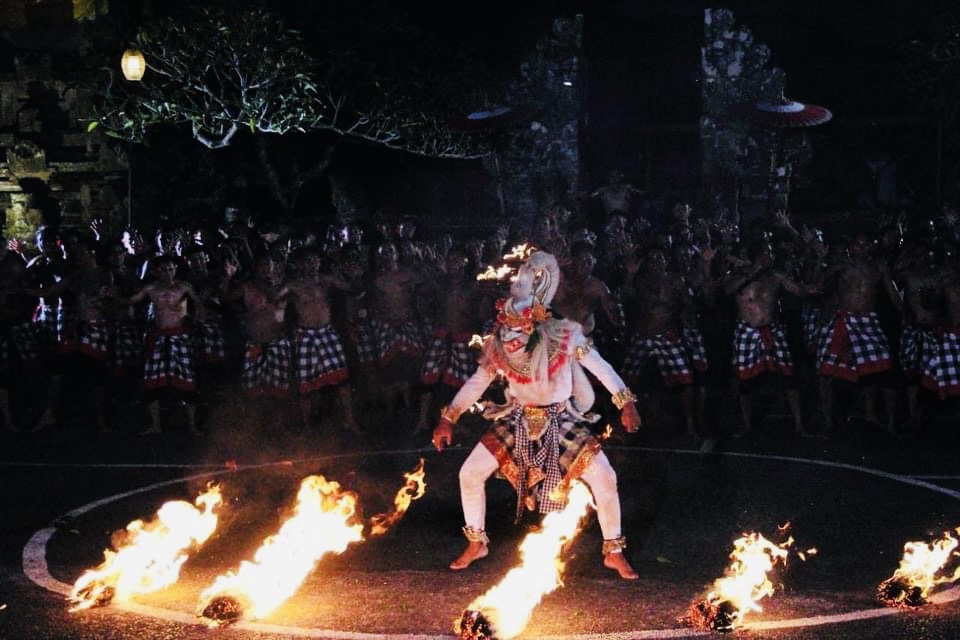 峇都布兰 Kecak 舞蹈 & 火舞表演 + 乌布私人一日游