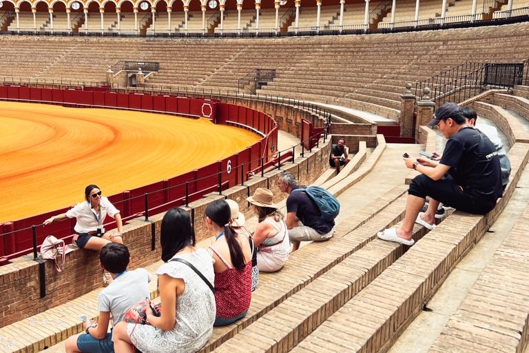 塞维利亚斗牛场直通门票 + 导览