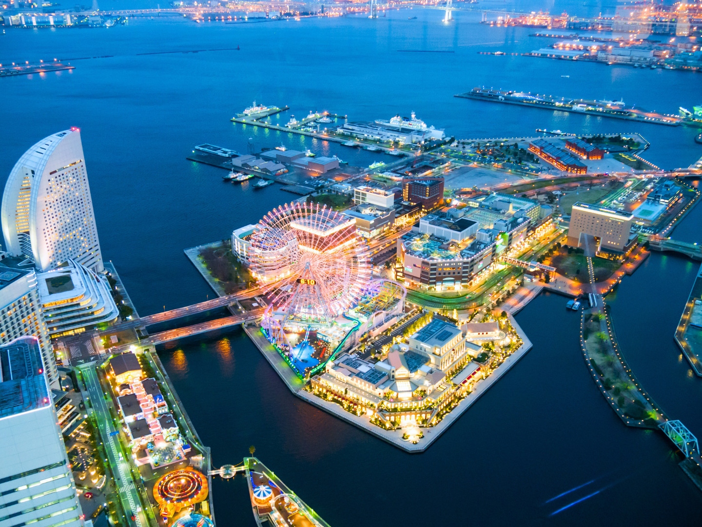 横滨市 (Yokohama City) 空中缆车 (Yokohama Air Cabin) 与红砖仓库 (Red Brick Warehouse) 漫步之旅