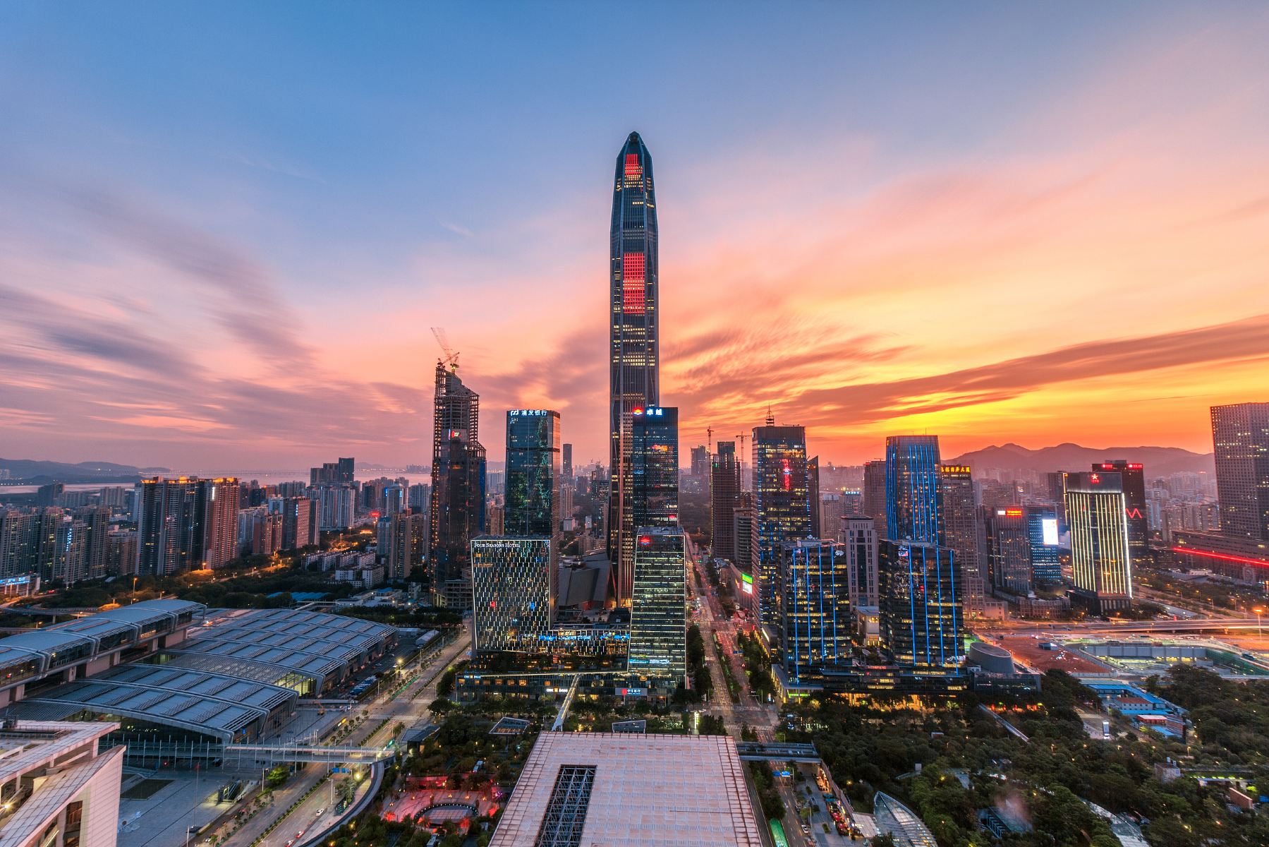 深圳私人导览一日游 深平安金融中心观光层 湾区之光摩天轮 南头古城 