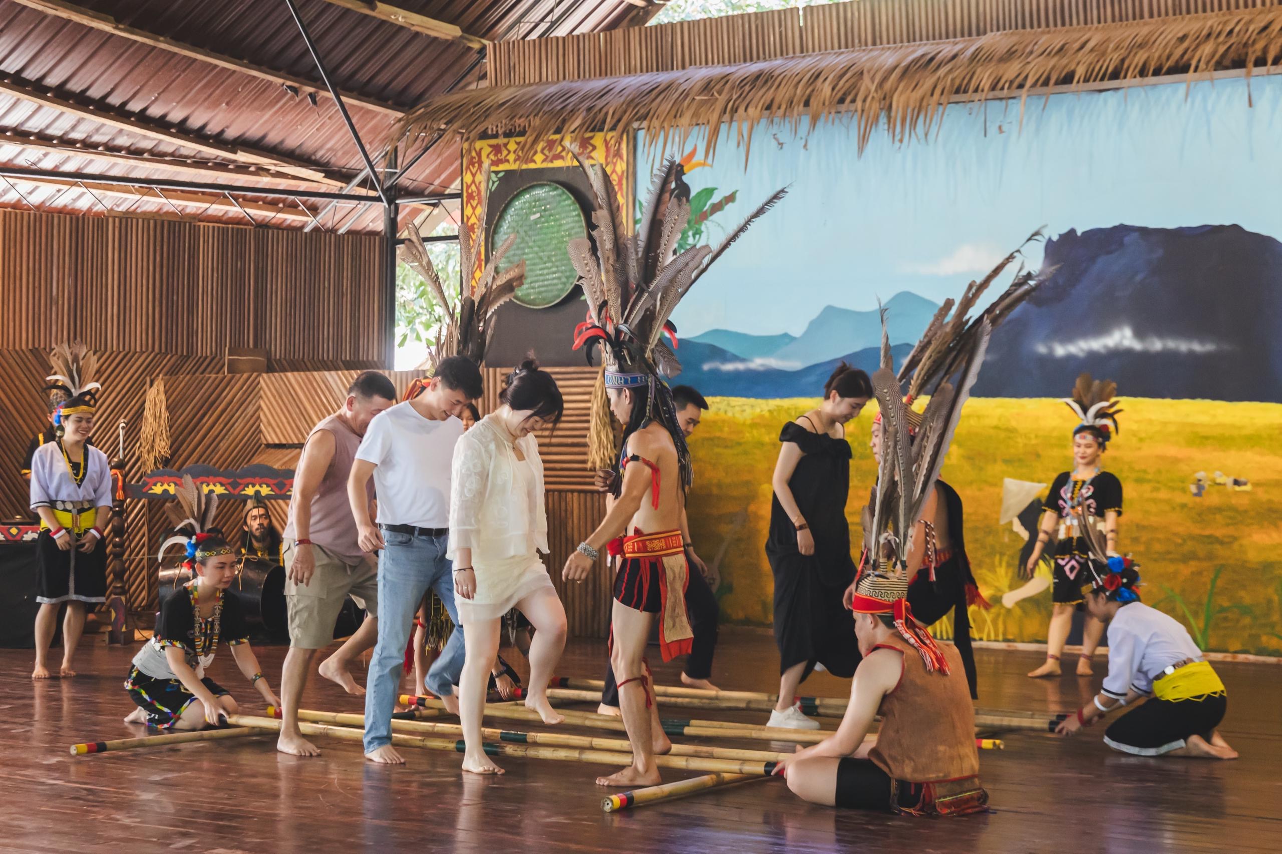 沙巴婆罗洲文化村 & 宾苏鲁克河游船一日游