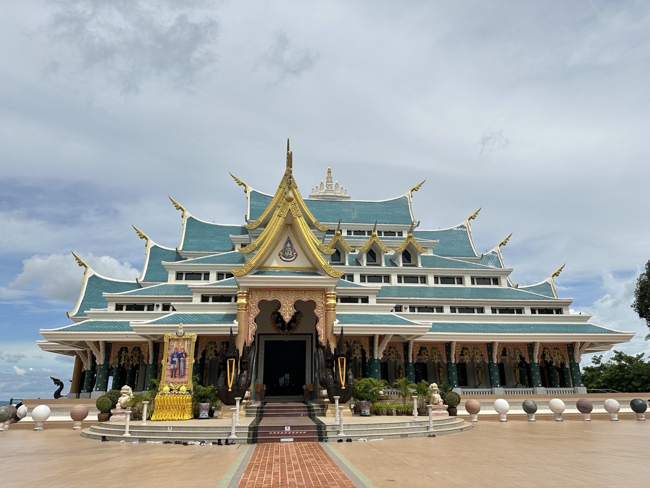 乌汶府 & 廊开经典一日游（天堂寺）