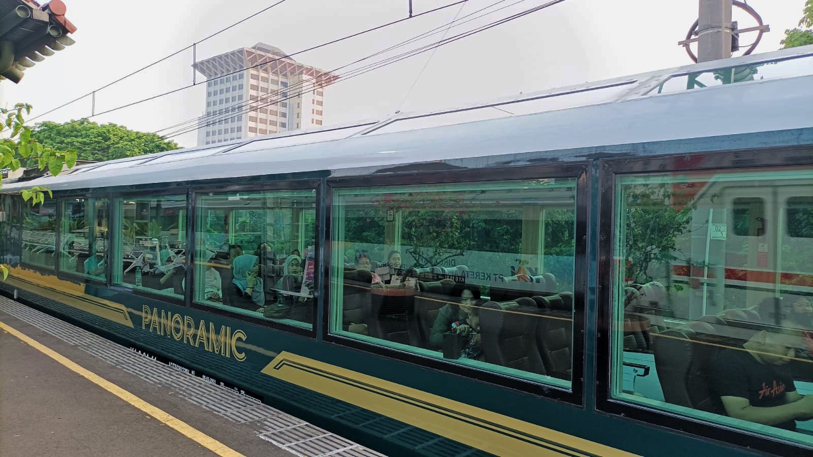 万隆市区观光 + 雅加达全景列车