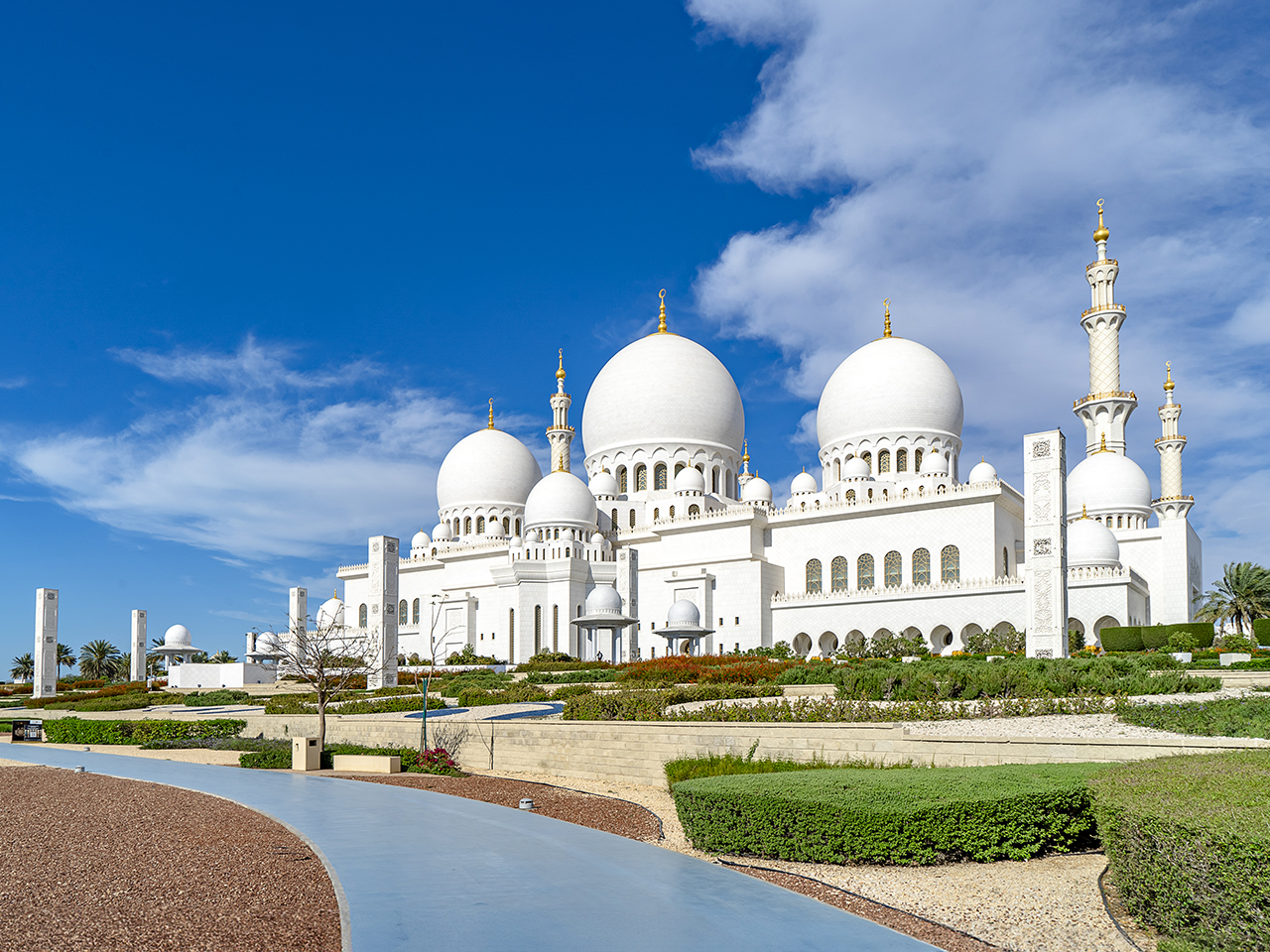 阿布达比市区观光：清真寺 & 罗浮宫（杜拜出发）