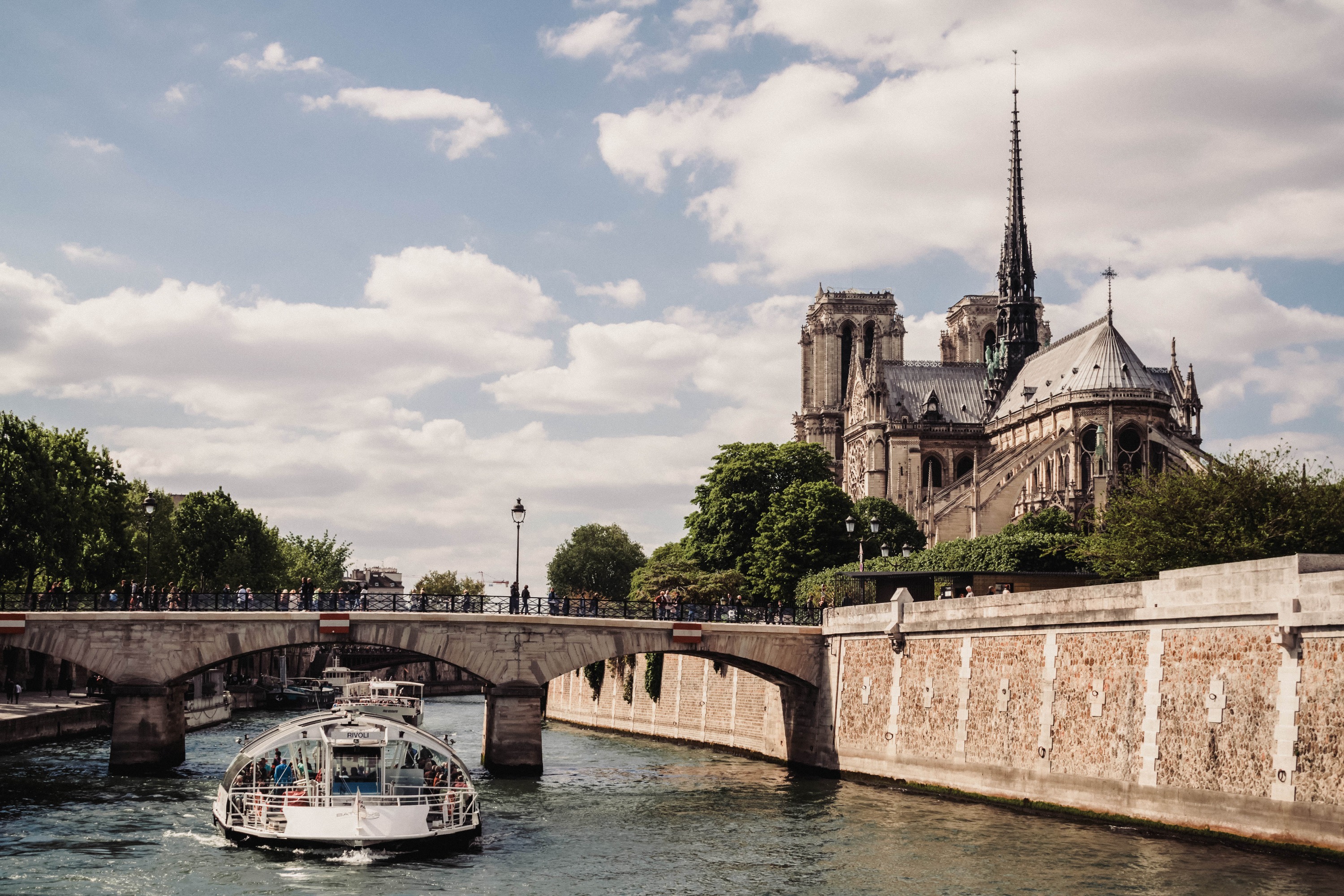 巴黎中世纪区徒步导览（含免排队门票）