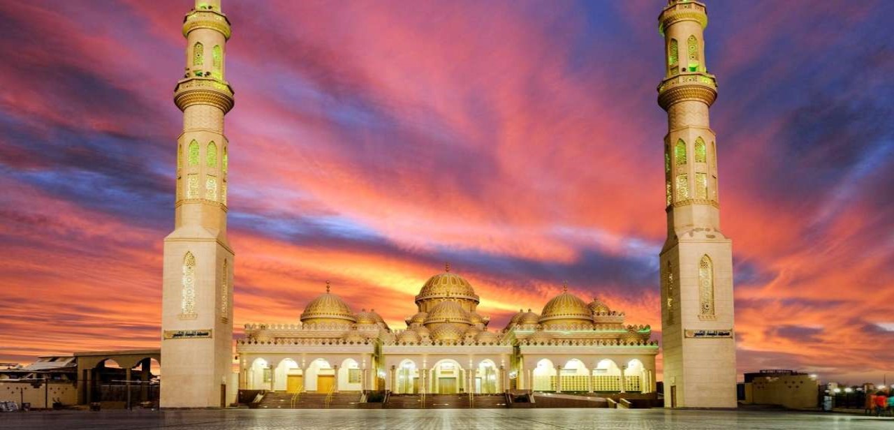 赫尔格达城市观光