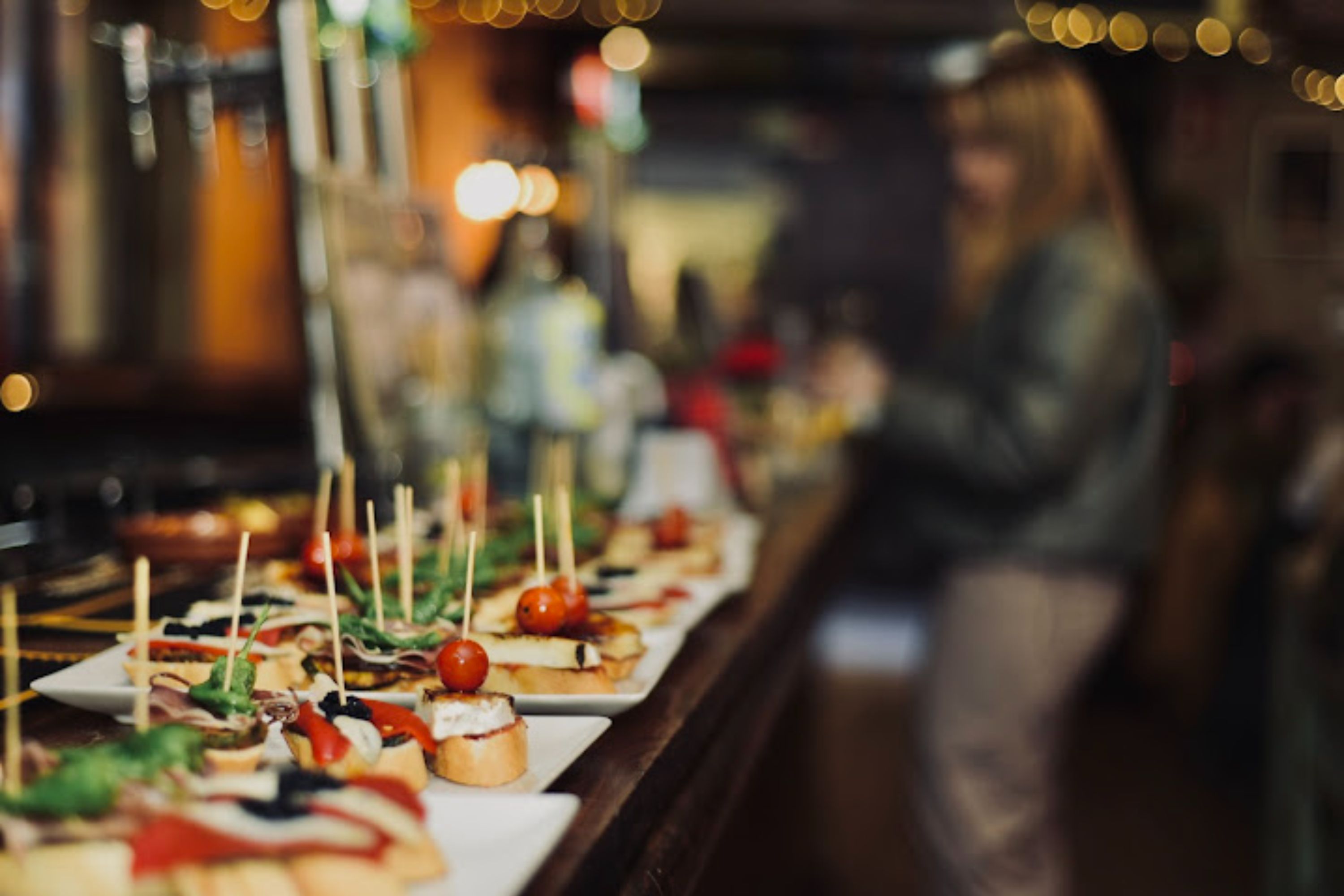 巴塞罗那小吃徒步之旅（含食物、葡萄酒和历史）