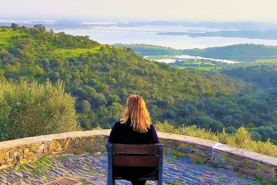 里斯本出发埃武拉 & 蒙萨拉什村一日游（含葡萄酒品尝）