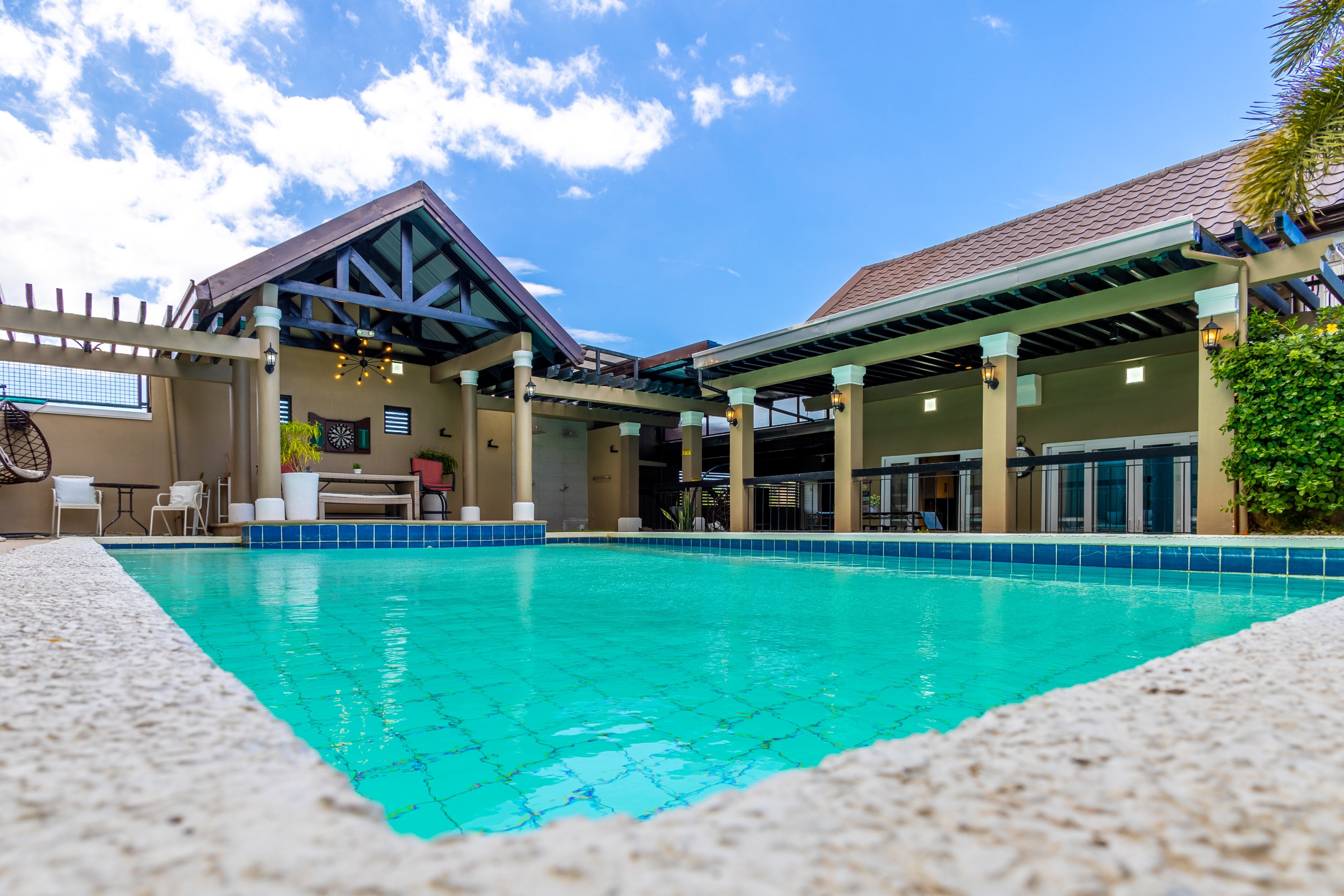 拉古纳Odyssey Suites Resort住宿