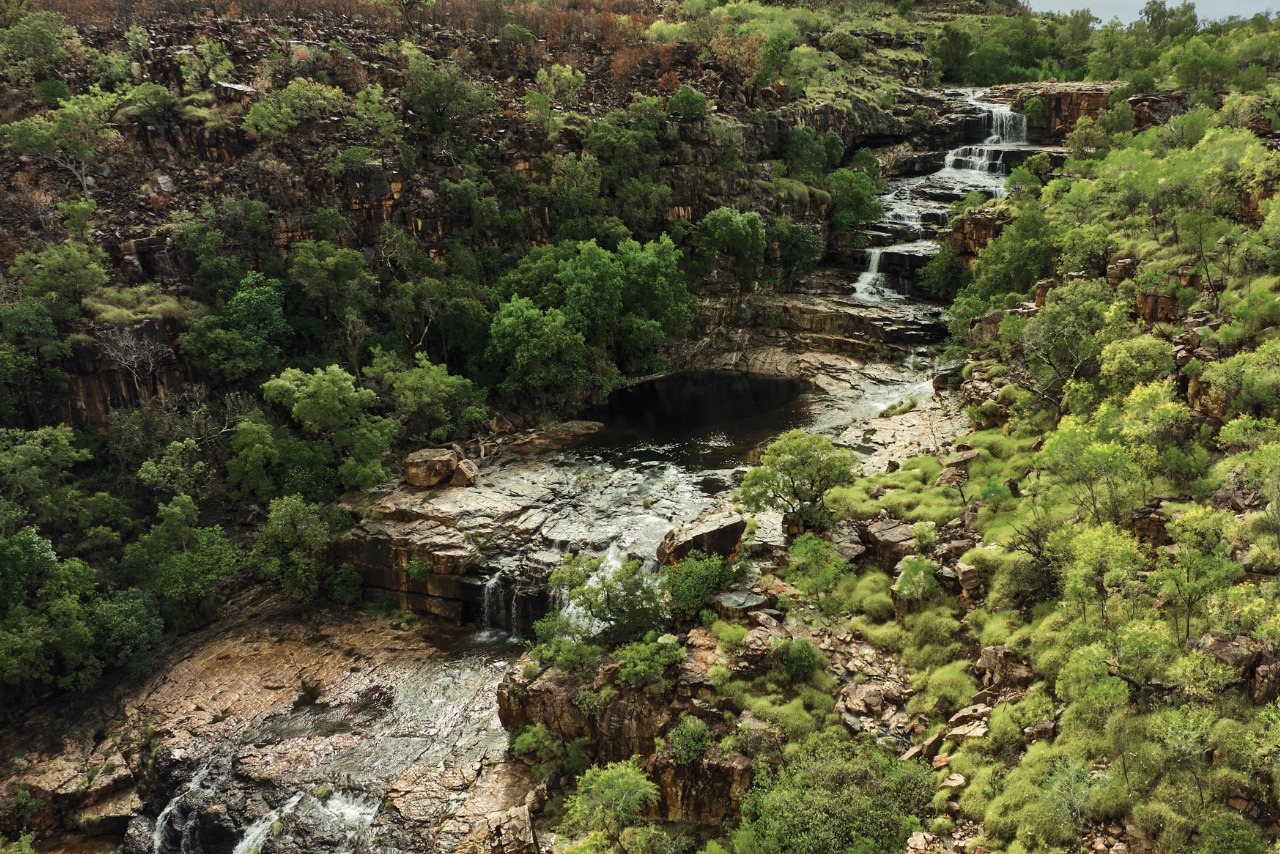 乘坐直升机飞越查恩利河 & 沃尔科特入口