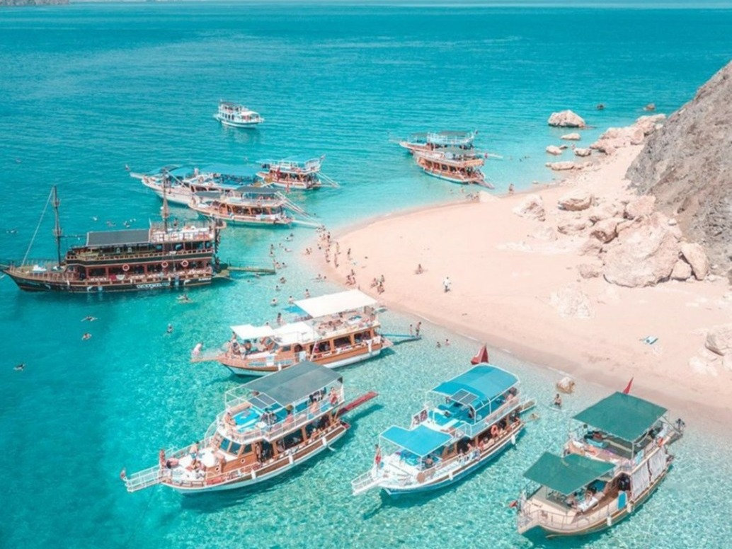 苏卢阿达乘船游览，烧烤午餐和凯梅尔接送