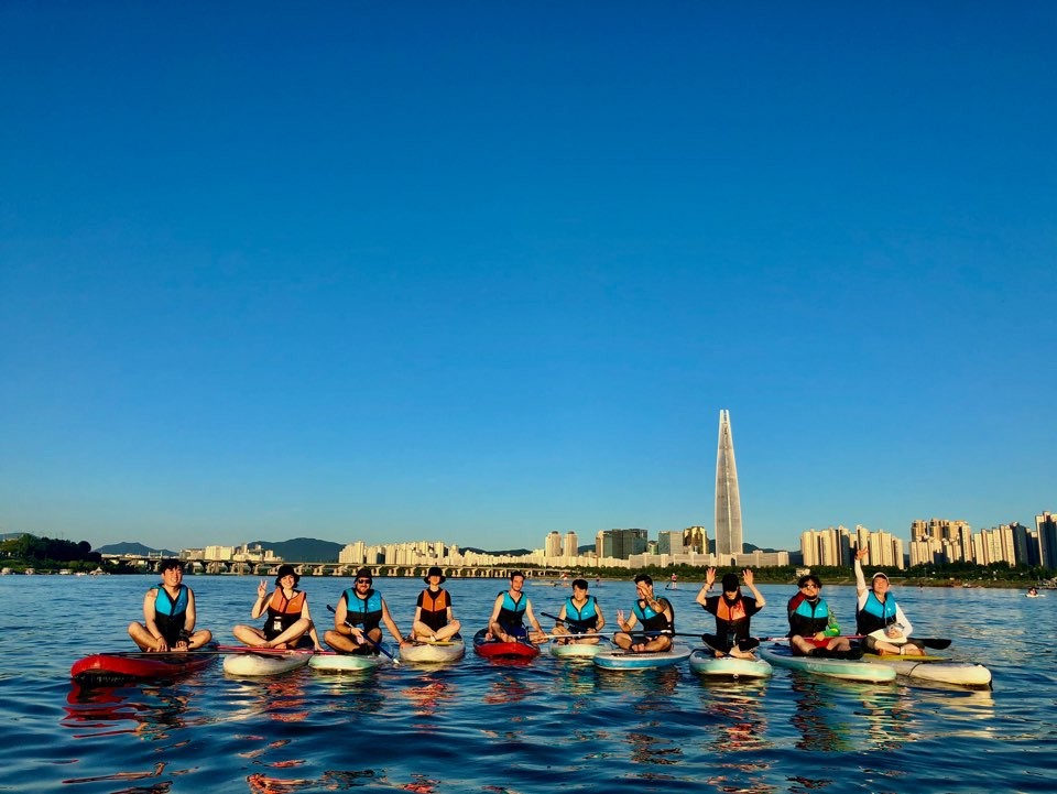 首尔汉江 SUP 立桨 & 独木舟体验（Surfstory 提供）