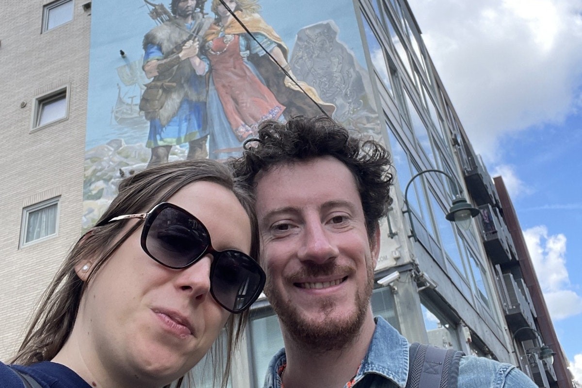 布鲁塞尔的漫画书之国逃脱游戏和徒步旅行