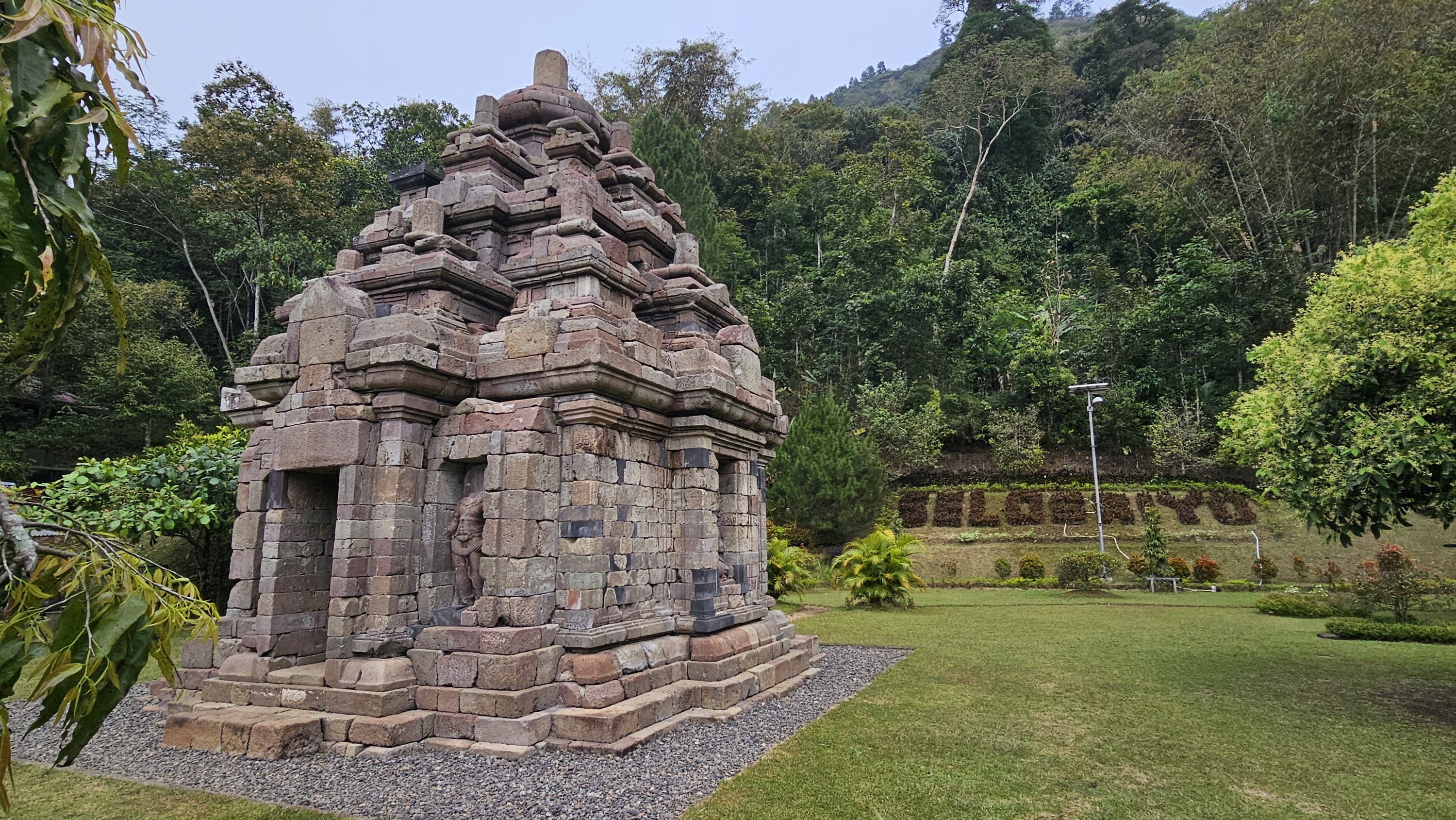塞洛格里约寺 & 日惹 Kedung Kayang 瀑布
