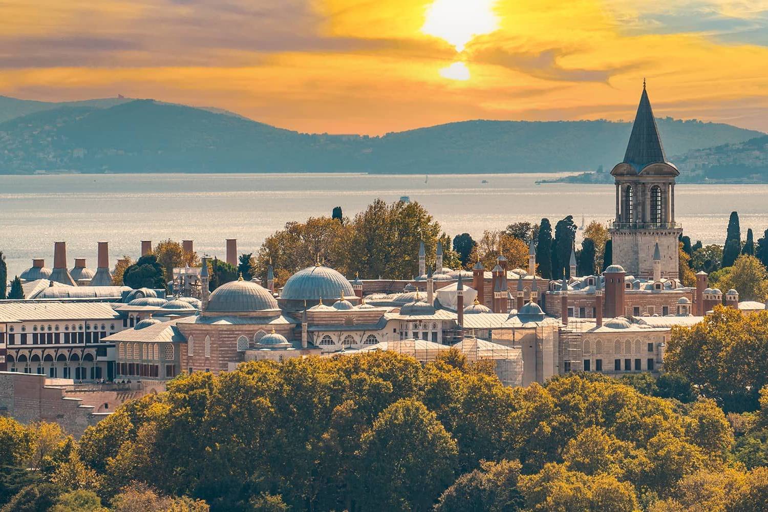 伊斯坦堡老城区徒步之旅与豪华日落游船