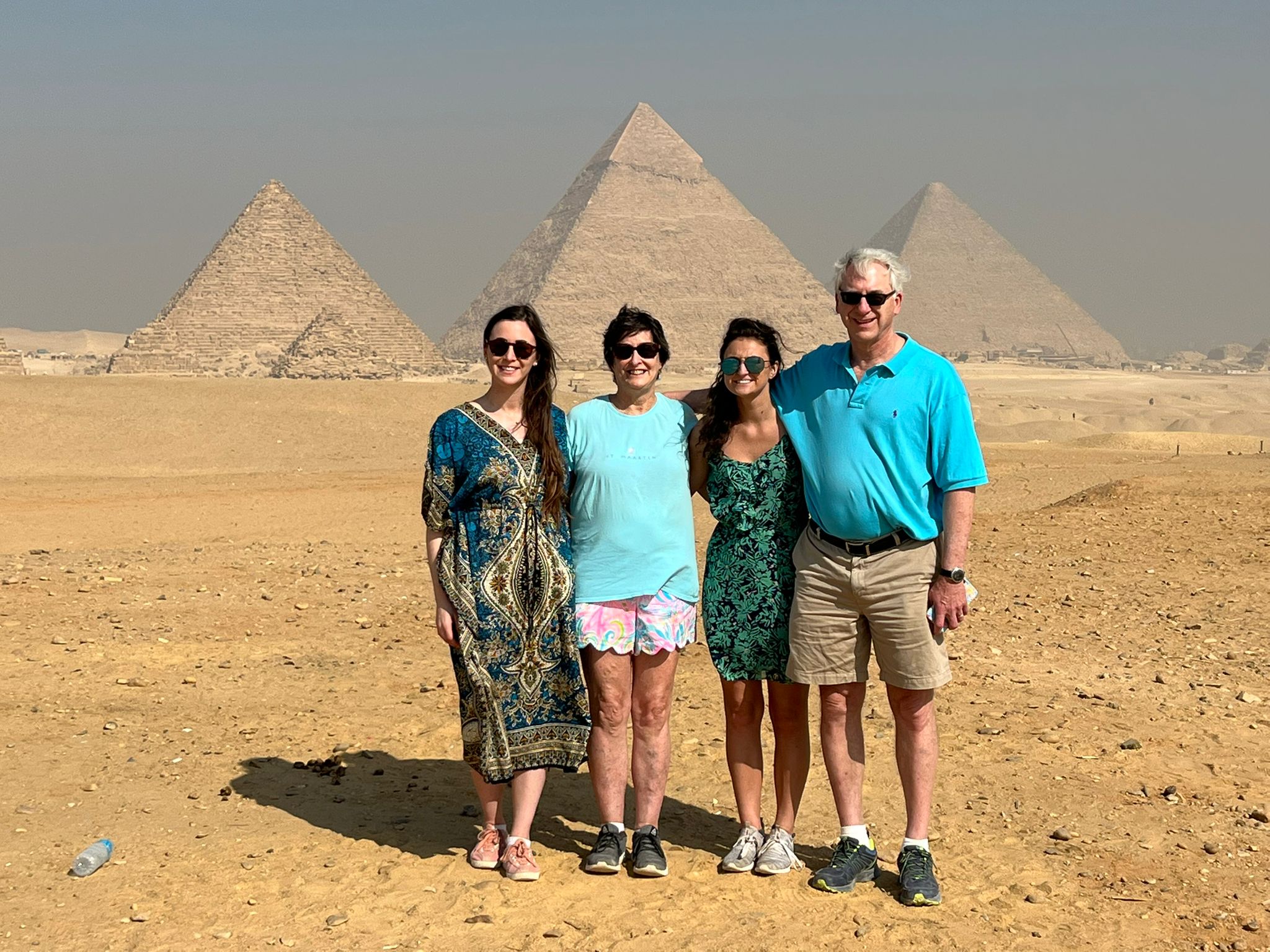 吉萨金字塔、萨卡拉、孟菲斯 & 达赫舒尔一日游