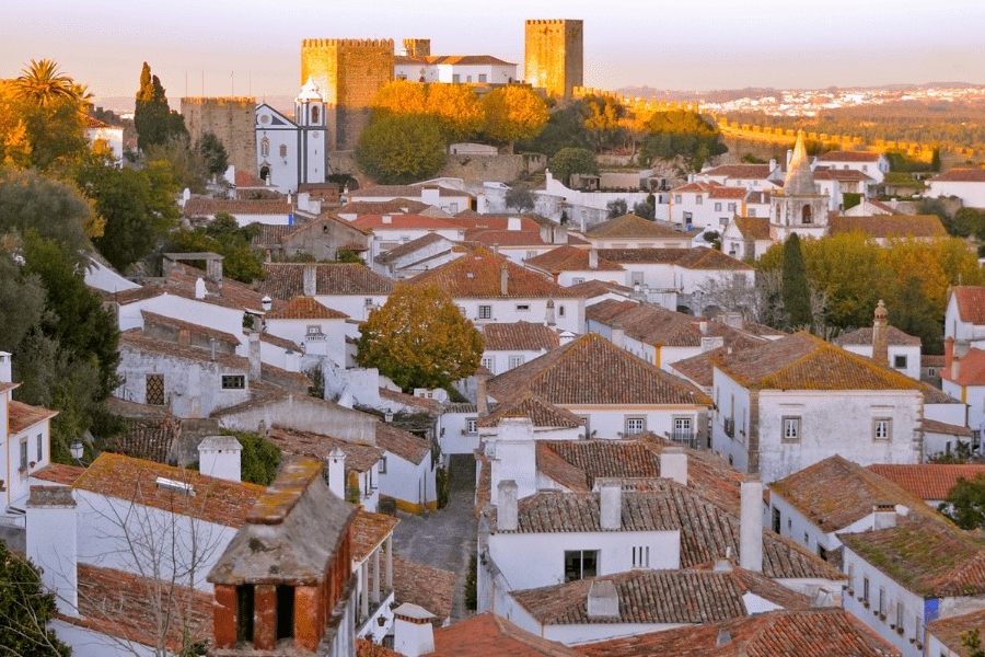 法蒂玛、奥比多斯中世纪古城和纳扎雷海岸一日游（里斯本出发）