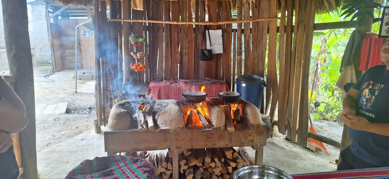 玛雅家庭的美食与书法体验