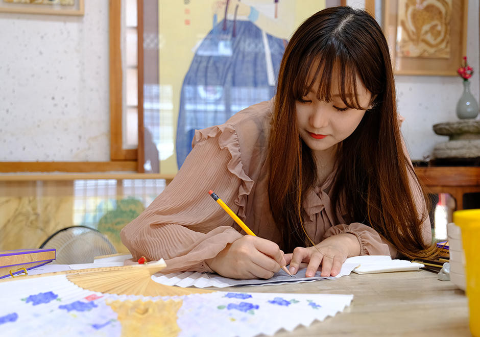 庆州画新罗王朝的扇子上的民间绘画