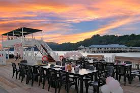 海鲜自助餐 & 3 小时游览