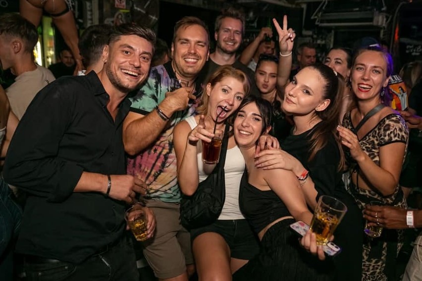 布加勒斯特老城串酒吧体验