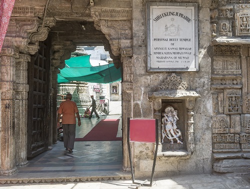 乌代布尔出发：纳特德瓦拉 (Nathdwara)、埃克林吉 (Eklingi) 和哈尔迪加蒂 (Haldighati) 一日游