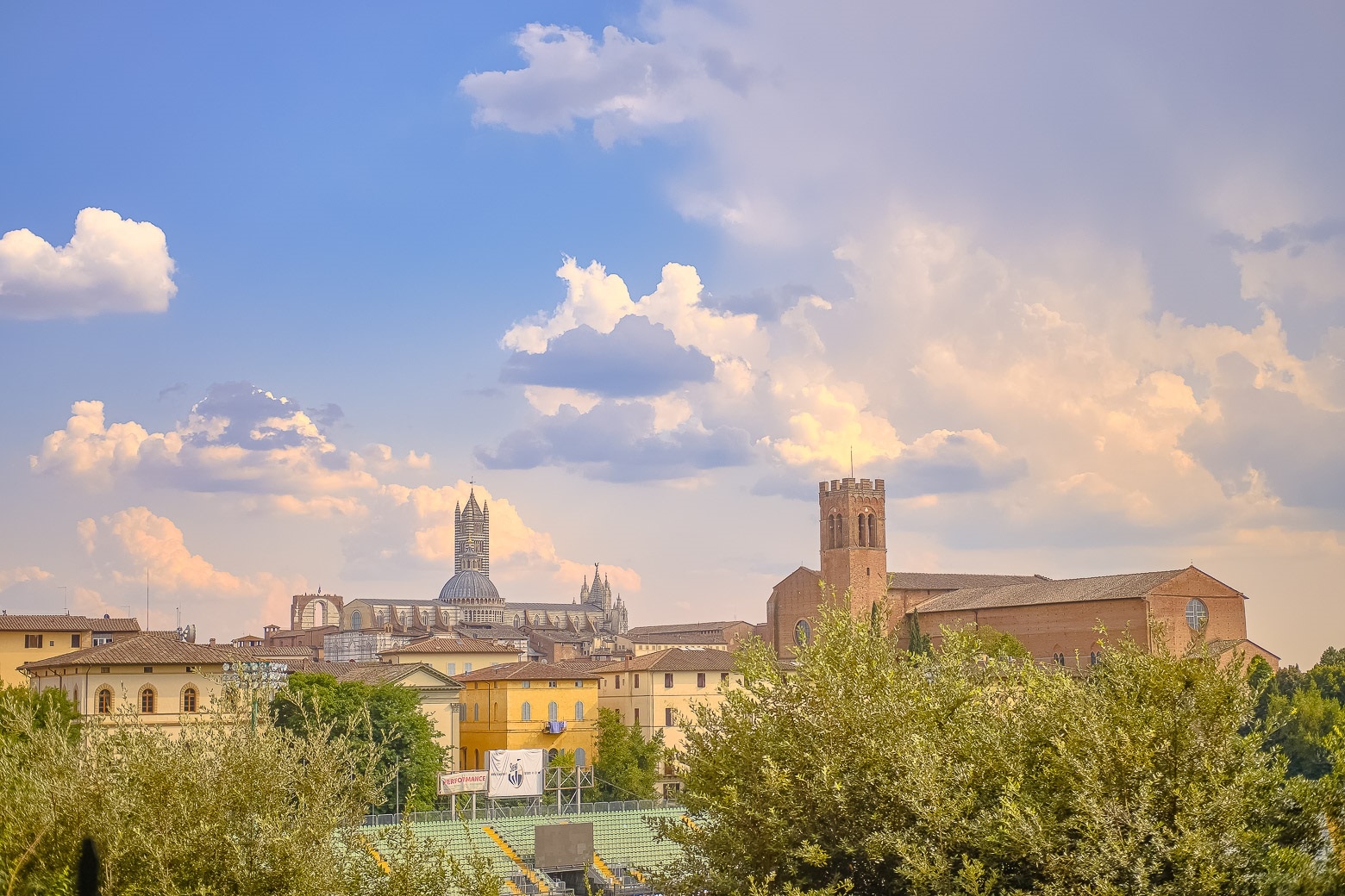 从佛罗伦萨出发的锡耶纳品酒和基安蒂晚餐之旅