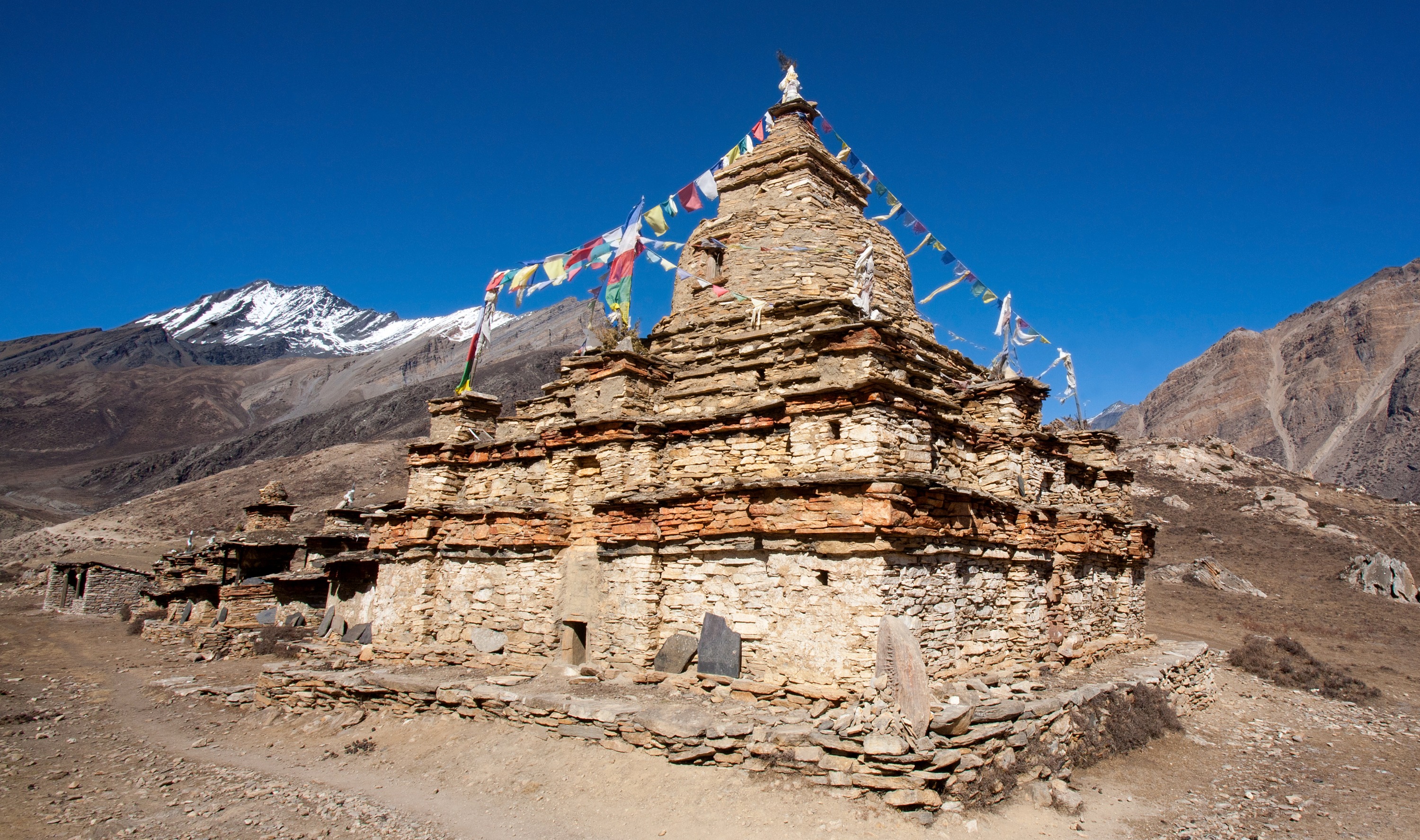 纳普山谷徒步之旅