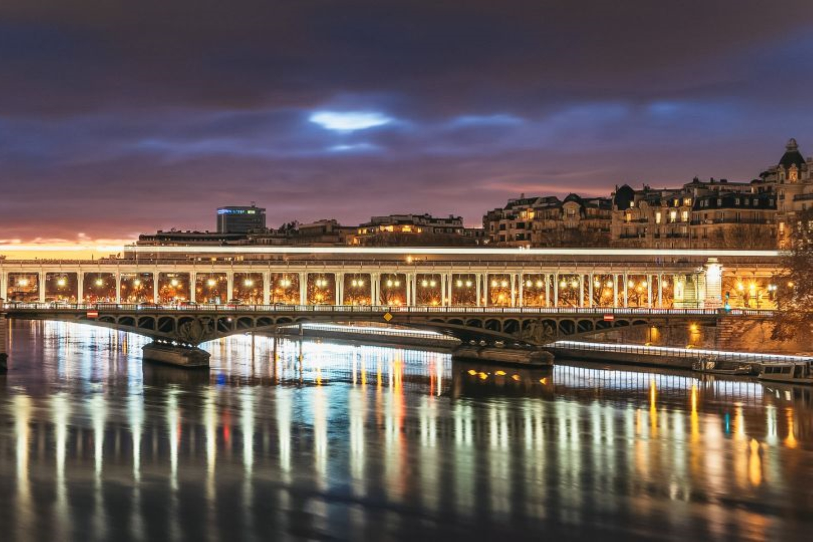 巴黎塞纳河夜间游船之旅（含华夫饼品尝）
