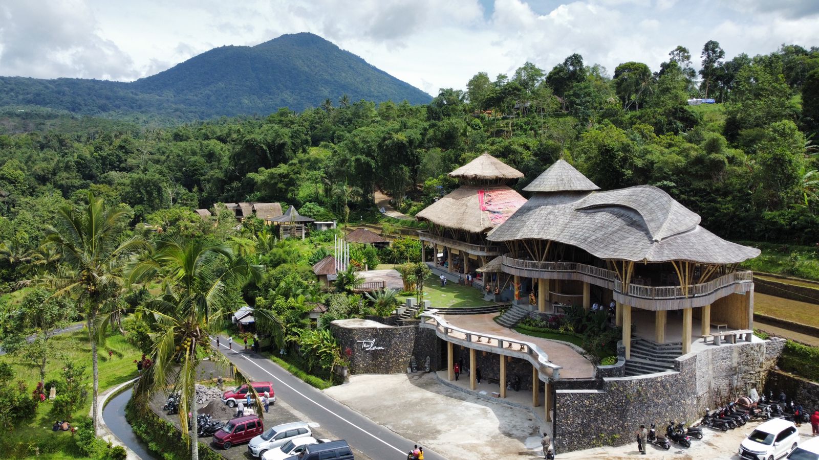 巴厘岛 Jatiluwih Lava 餐厅的用餐体验