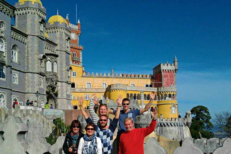 里斯本出发，辛特拉山 & 佩纳宫 & 辛特拉 & 卡斯卡伊斯一日游
