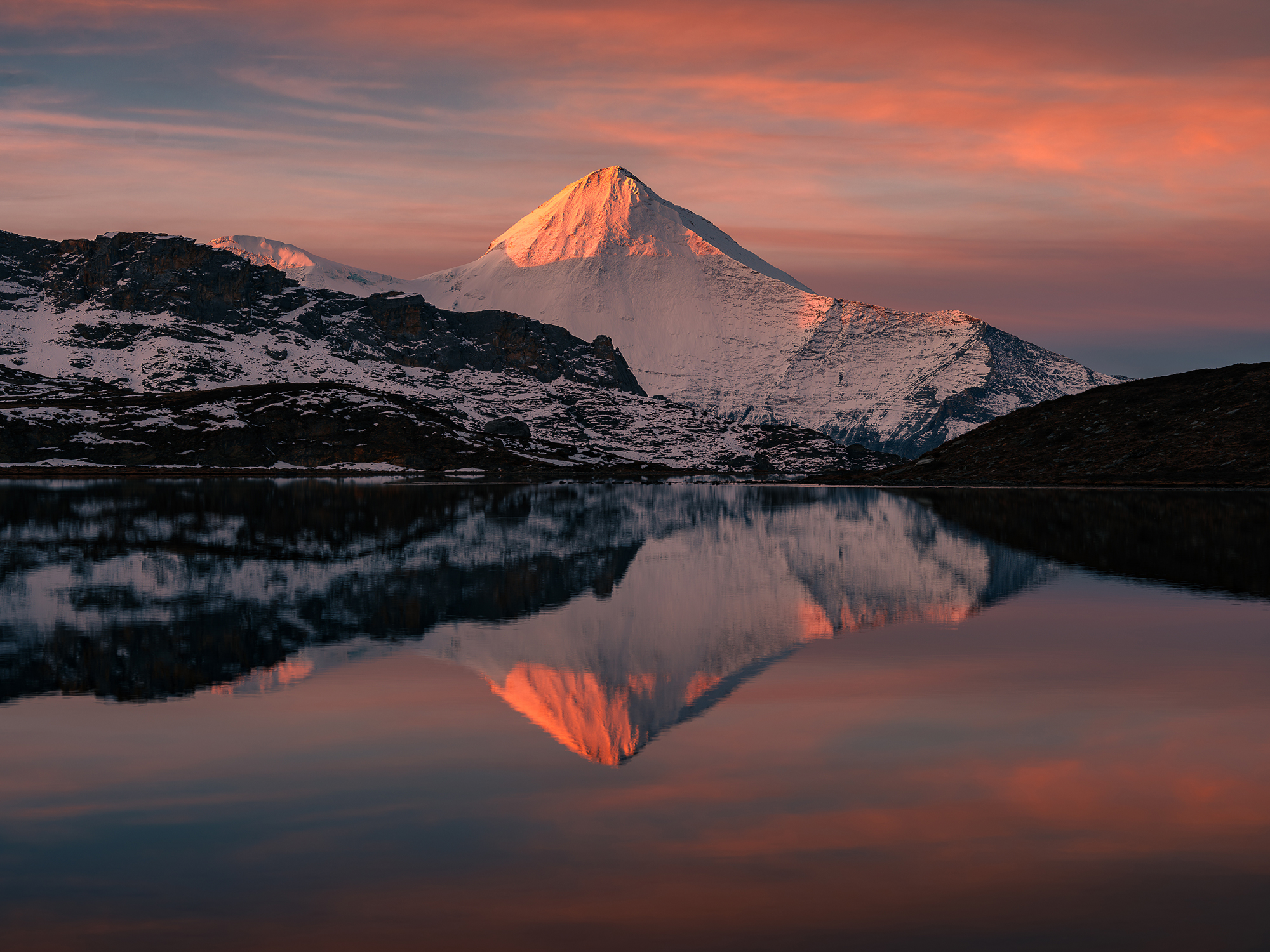 云南香格里拉稻城亚丁大环线高奢6天5晚（入住既下山.松赞.匠庐.虎跳峡+稻城+亚丁轻徒步+泸沽湖猪槽船+赏梅里日照金山）