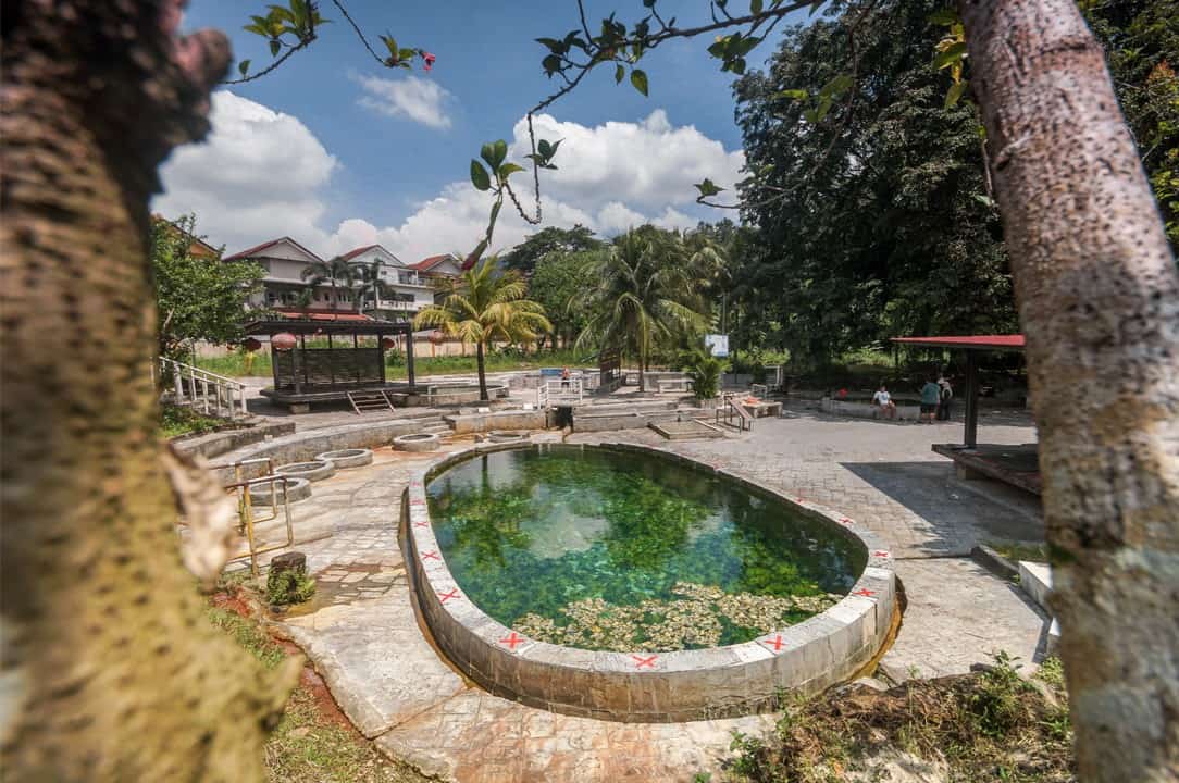 黑风洞＆士拉央温泉＆Kanching 瀑布半日游