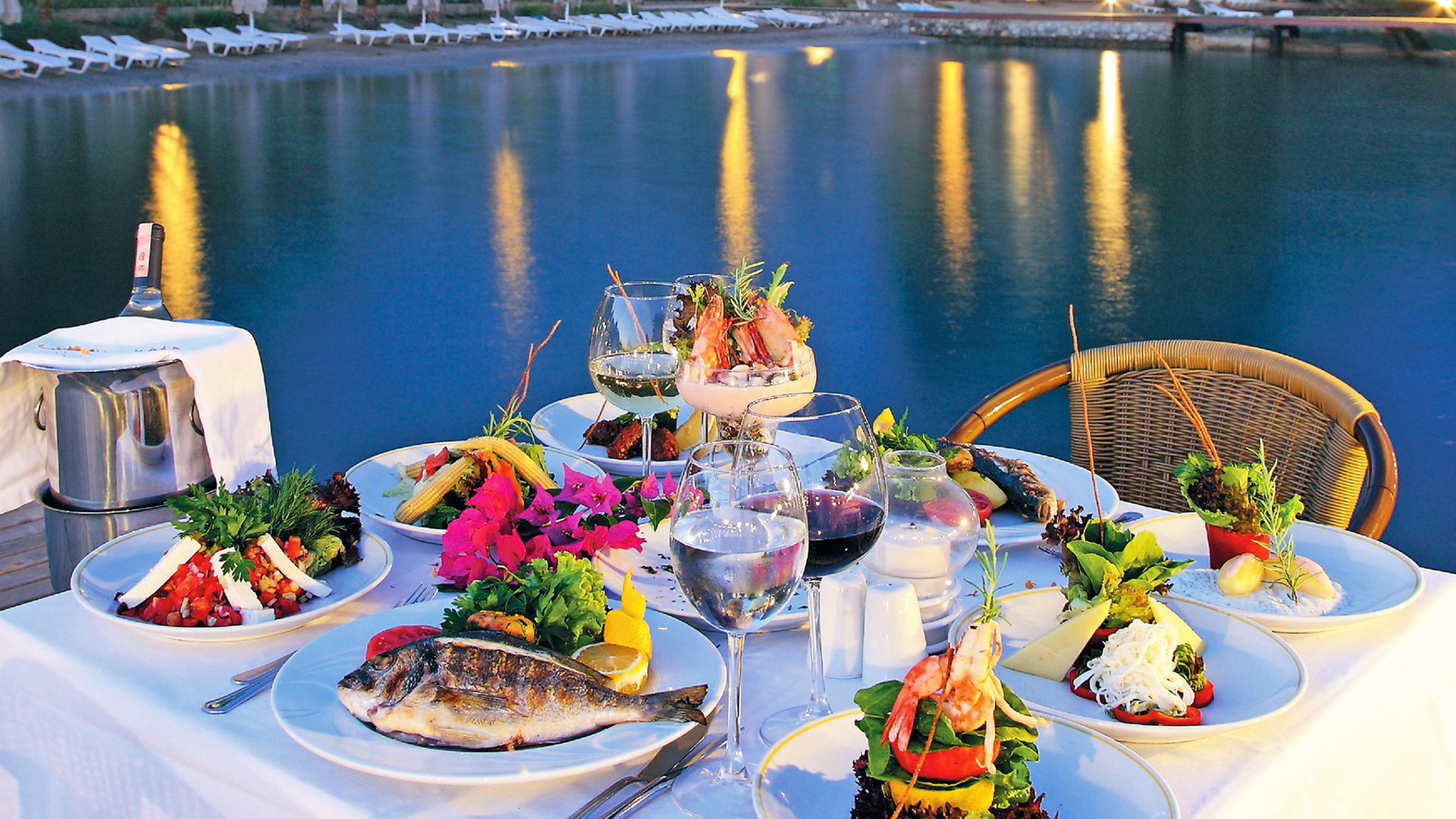 马尔马里斯全包游船之旅，含烧烤午餐和无限量饮品