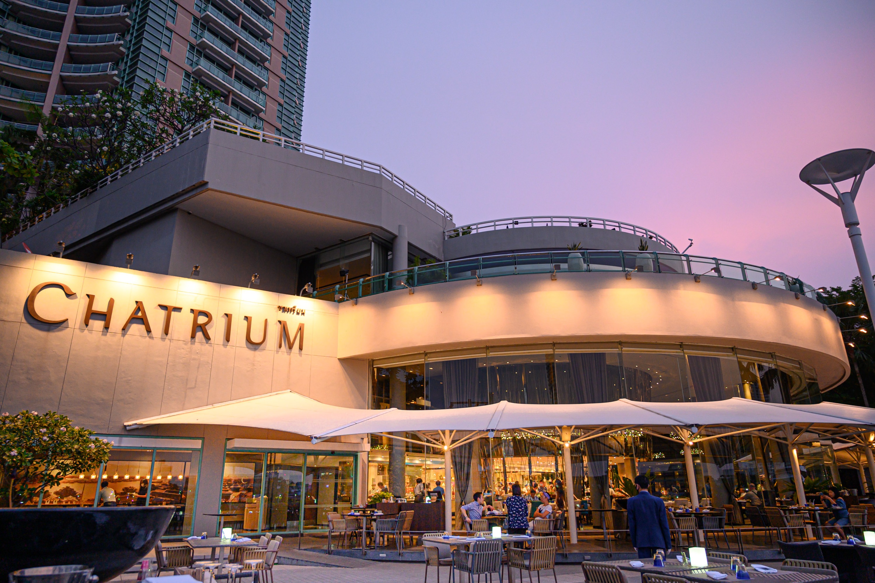 曼谷河畔察殿河滨酒店自助餐