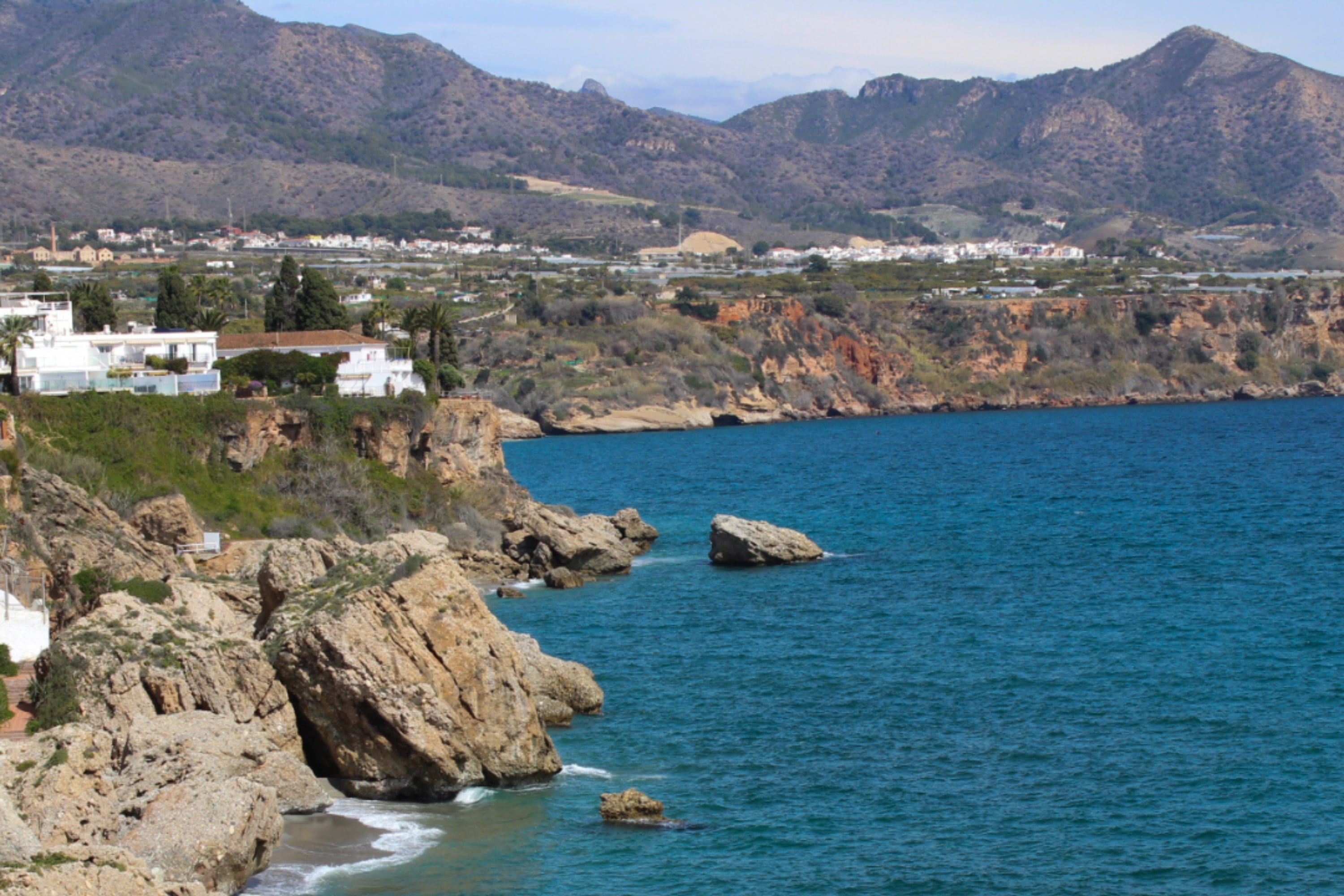 马拉加出发内尔哈洞穴、内尔哈 & 弗里希利亚纳一日游