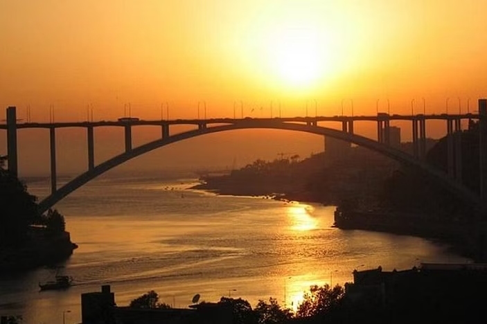 杜罗河六桥游船