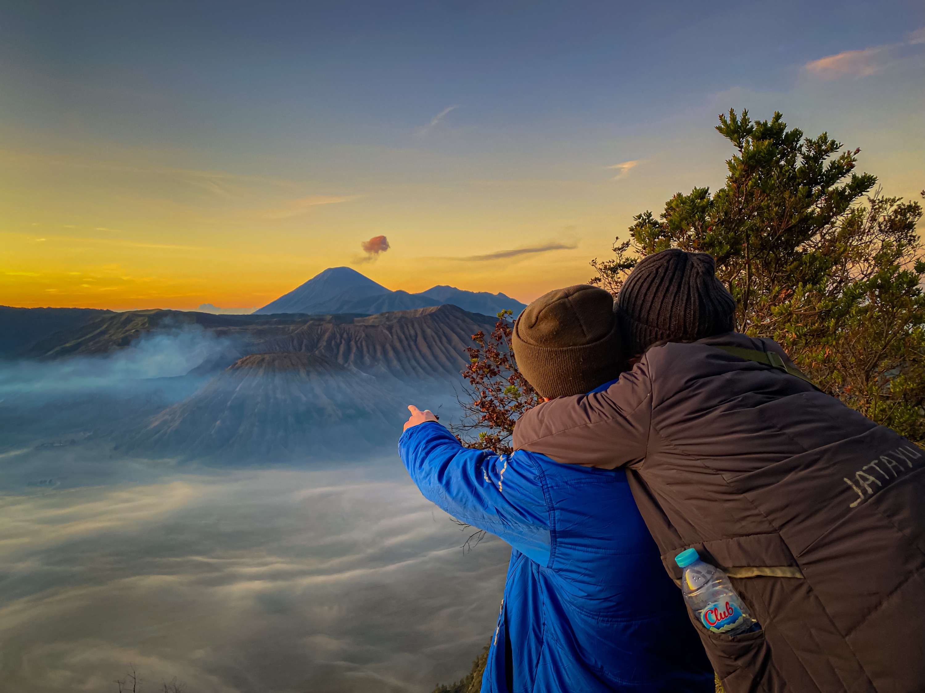 泗水/玛瑯出发的多日布罗莫日出、漂流和伊真火山之旅