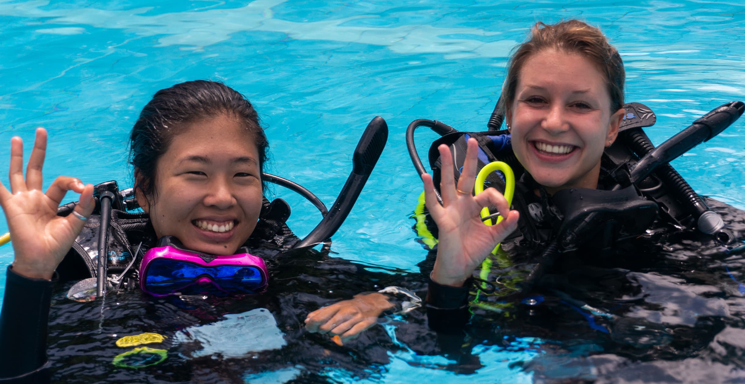 马纳多5星级潜水中心PADI AOWD进阶潜水课程