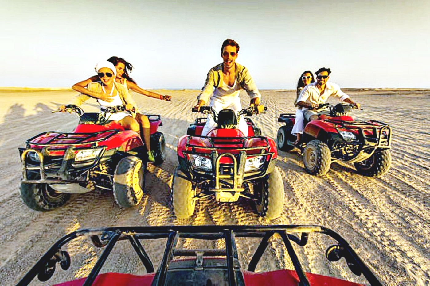 马卡迪：四轮车、吉普车、骆驼和越野车越野之旅（含烧烤晚餐）