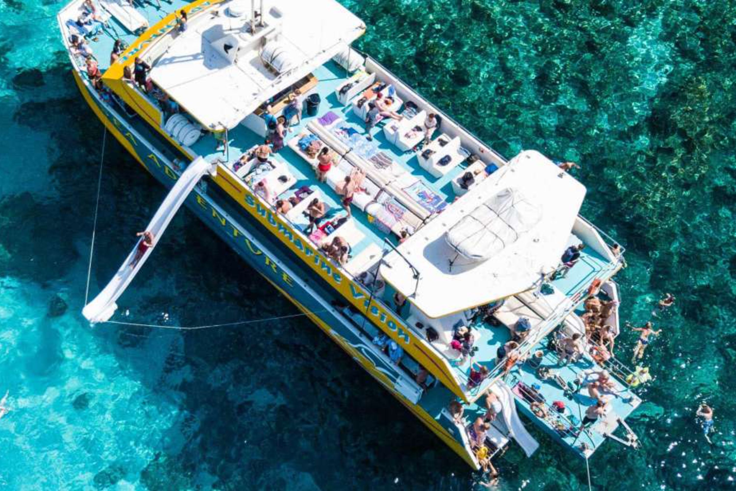 蓝色潟湖＆水晶潟湖＆海蚀洞之旅