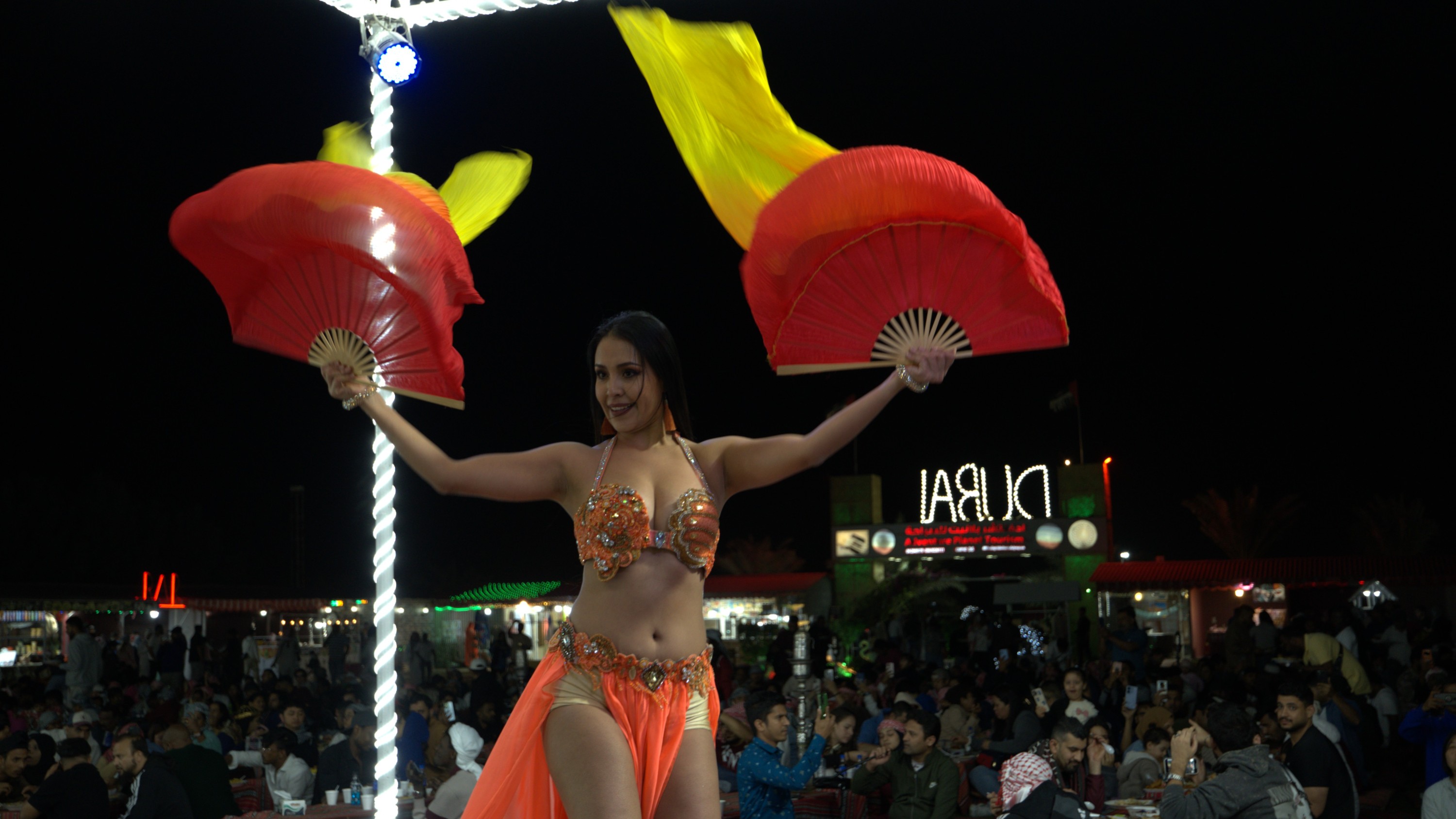 杜拜中央沙漠探险之旅巴士接送