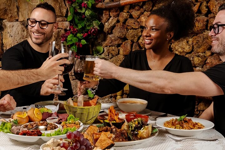 莫斯塔民俗晚餐表演