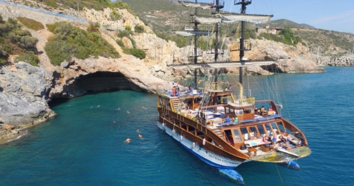 阿拉尼亚双体船之旅（含午餐＆软性饮料）