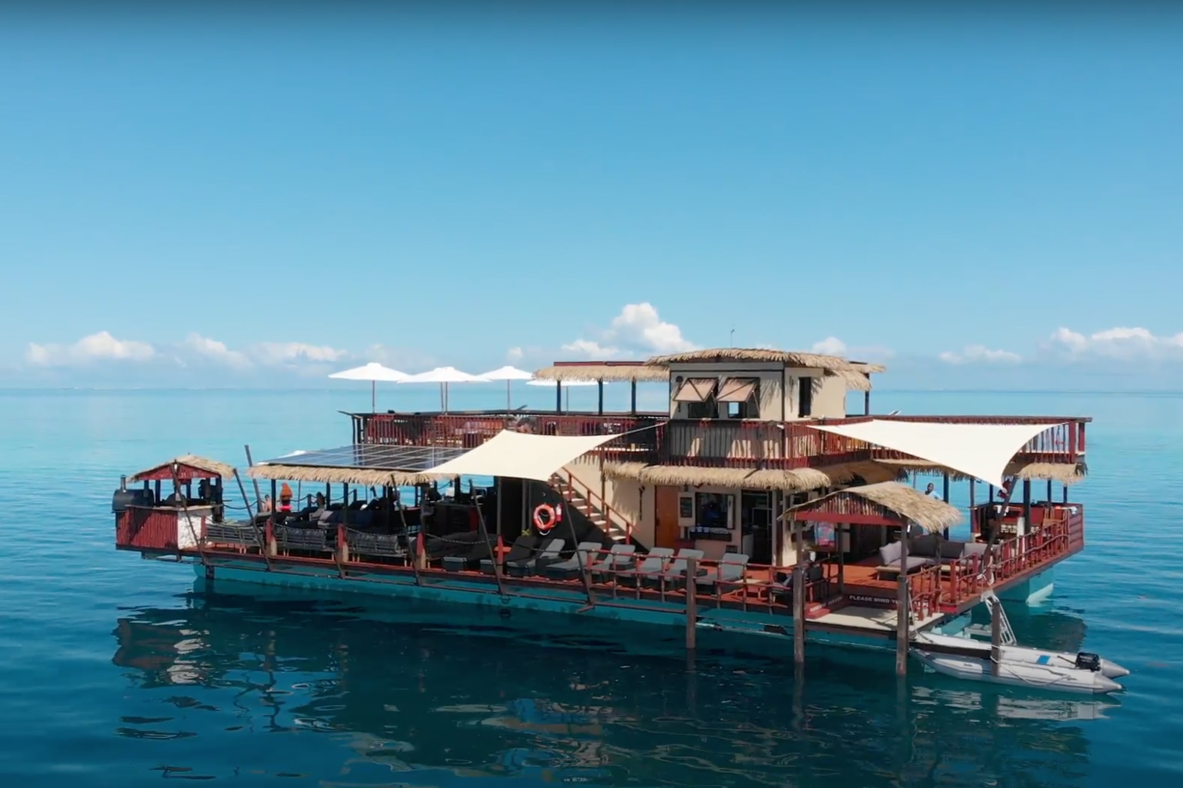 斐济第七天堂（Seventh Heaven）漂浮屋体验