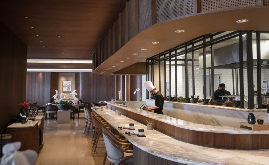 峇里岛 Apurva 凯宾斯基饭店的 Izakaya by Oku 用餐体验