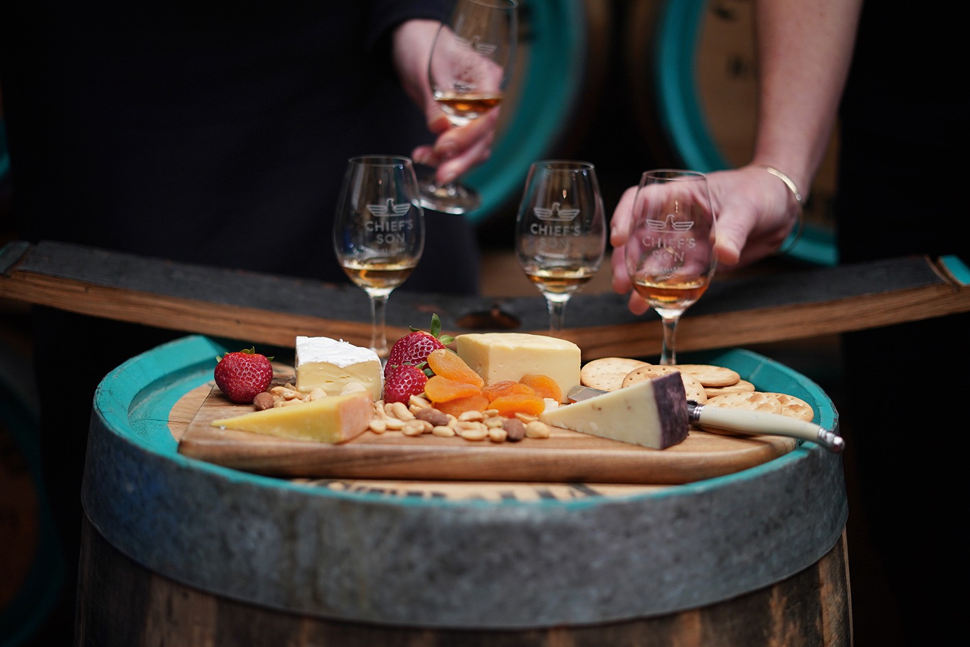 威士忌酒厂探索 & 威士忌品尝 & 奶酪拼盘体验