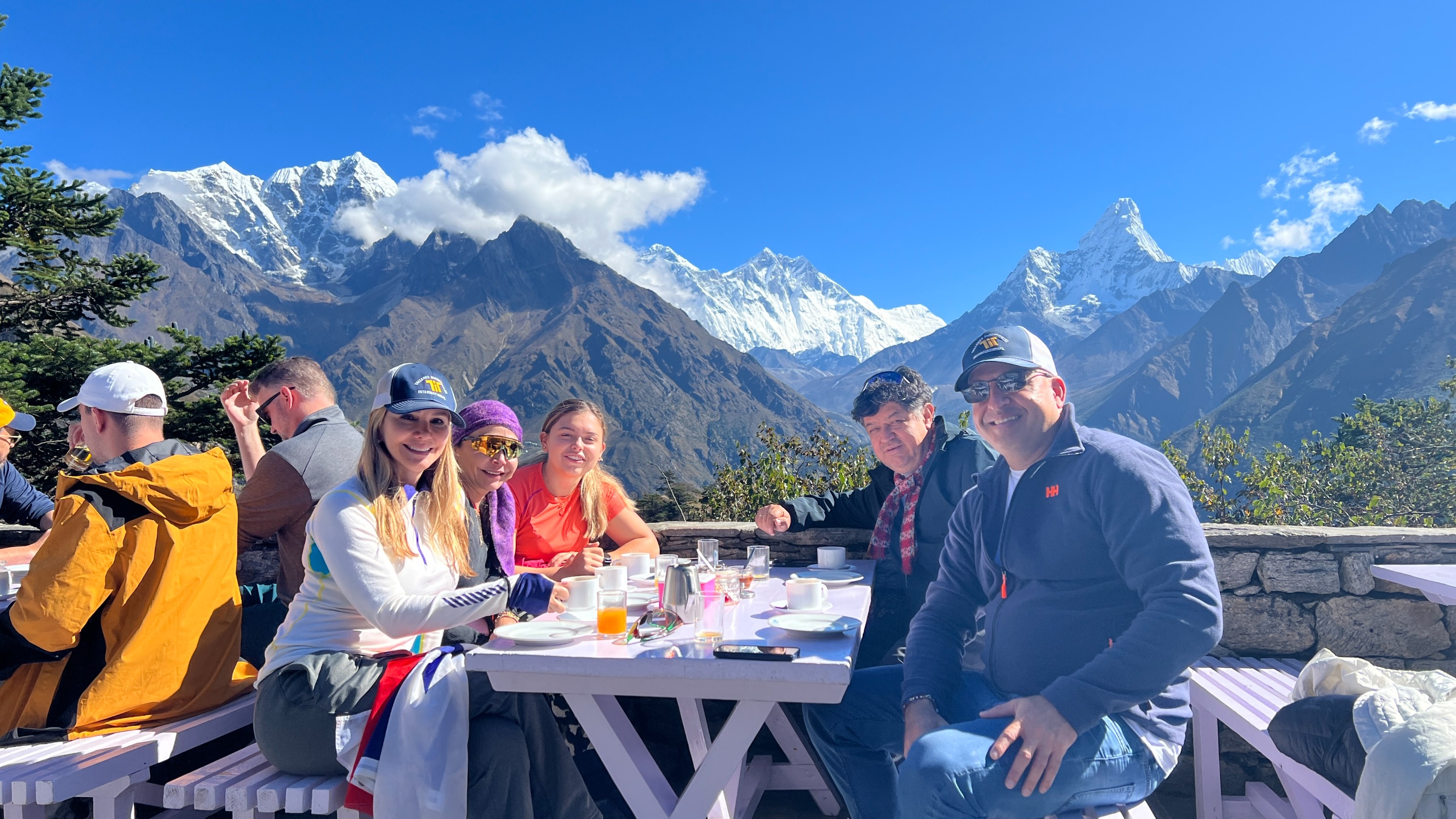 加德满都出发的珠穆朗玛峰大本营直升机之旅